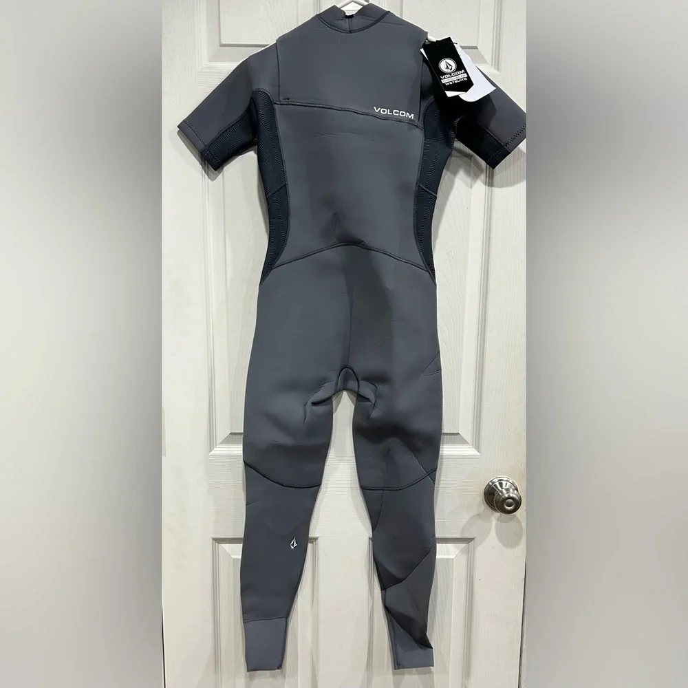 Volcom Boys Size 14 Modulator Wetsuit 2 mm Chest Zip Short Sleeve Grey NWT